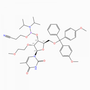 C43H55N4O10P યુરિડિન, 5′ -O- [bis(4-methoxyphenyl)phenylmethyl]-2′ -O-(2-મેથોક્સ યેથિલ)- 5-મિથાઈલ-, 3′ – [2-સાયનોઈથિલ N,N-bis(1- મિથાઈલથીલ)ફોસ્ફર એમિડાઈટ] (ACI)